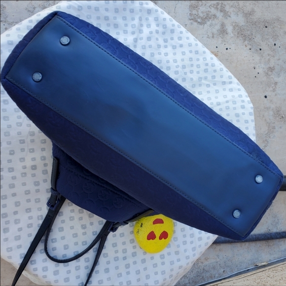 Michael Kors Jet Set Signature Embossed MK Logo Blue Neoprene Shoulder Tote Bag - Picture 10 of 16